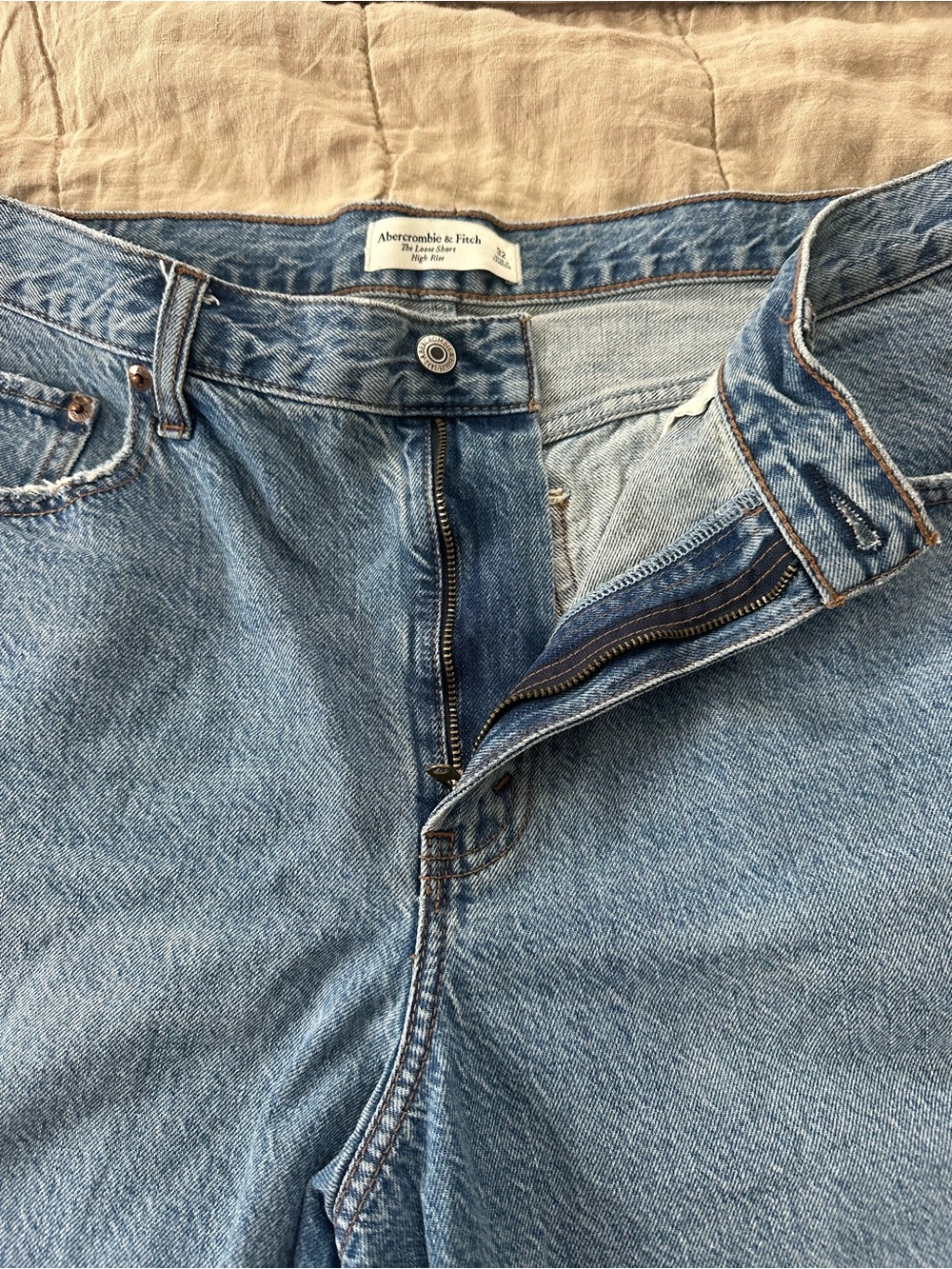 Abercrombie medium wash High-Rise Frayed Denim Shorts - Picture 3 of 6